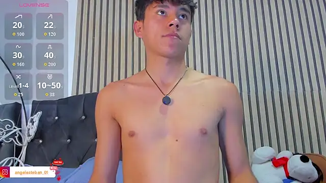 Snapshot of Angel_esteban_fx chatting on March 25, 9:10 pm Angel esteban fx online show from March 25, 9:10 pm