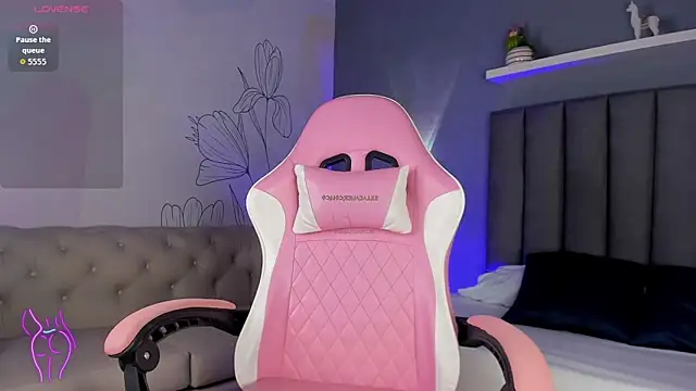 atenea jones online show from October 23, 8:40 pm