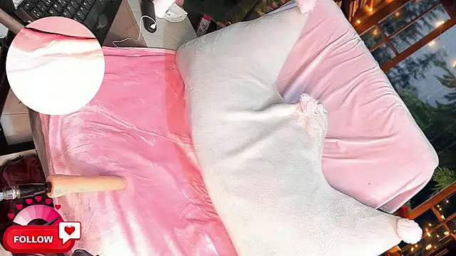 shayna manson  online show from February 26, 7:31 am