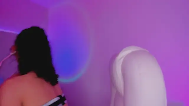 Snapshot of MiissCharlotte chatting on November 7, 2:44 am MiissCharlotte online show from November 7, 2:44 am