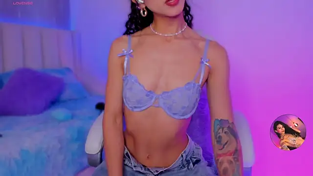 Snapshot of MiissCharlotte chatting on November 12, 1:39 am MiissCharlotte online show from November 12, 1:39 am