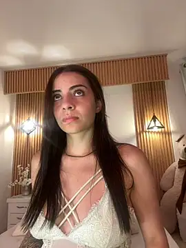hannacruzsj online show from May 6, 3:24 am
