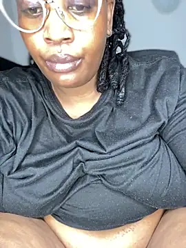 MsWhiteChocolatte online show from December 18, 3:18 pm