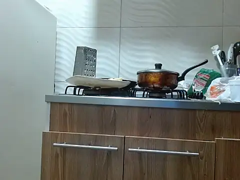 Snapshot of Laura_martin_ chatting on February 7, 10:40 am Laura martin online show from February 7, 10:40 am