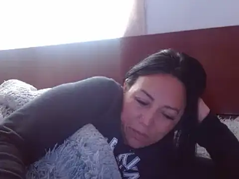 Snapshot of Laura_martin_ chatting on February 15, 12:33 pm Laura martin online show from February 15, 12:33 pm