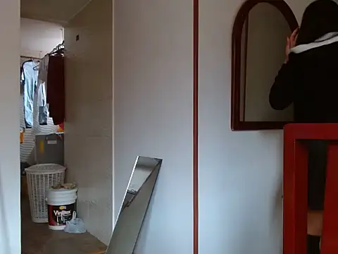 Snapshot of Laura_martin_ chatting on February 25, 5:04 pm Laura martin online show from February 25, 5:04 pm