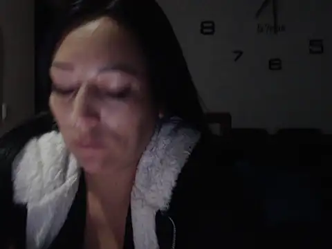 Snapshot of Laura_martin_ chatting on March 12, 12:31 am Laura martin online show from March 12, 12:31 am