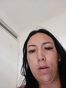 Snapshot of Laura_martin_ chatting on May 21, 12:34 pm Laura martin online show from May 21, 12:34 pm