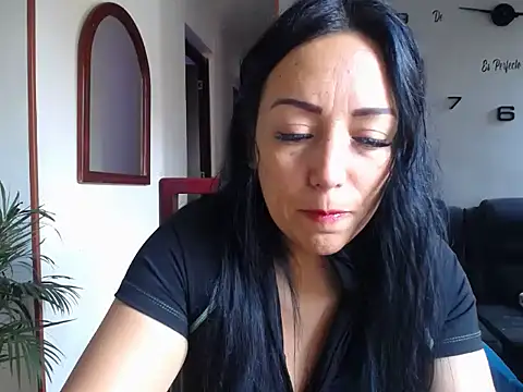 Snapshot of Laura_martin_ chatting on June 12, 2:16 pm Laura martin online show from June 12, 2:16 pm