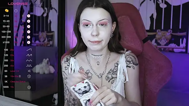 prettybones online show from January 1, 12:44 pm