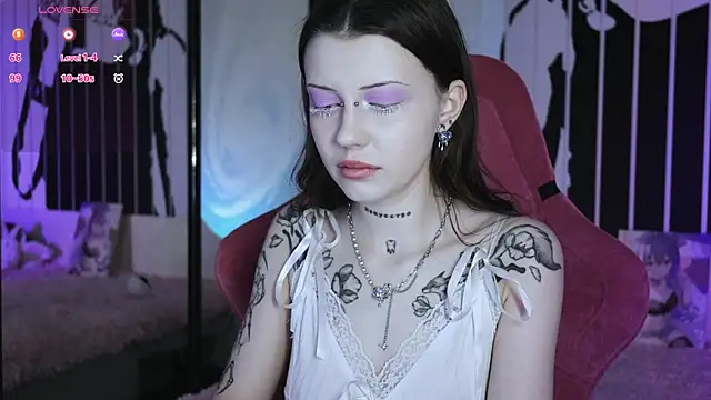 prettybones online show from February 25, 10:07 pm