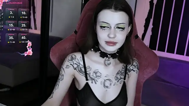 prettybones online show from September 9, 10:31 pm