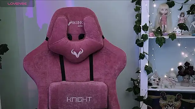 prettybones online show from March 4, 9:21 pm