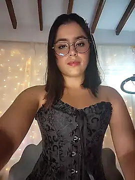 Juanelopez1 online show from December 2, 3:04 am