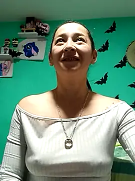 emilypoppy3 online show from February 6, 1:32 pm