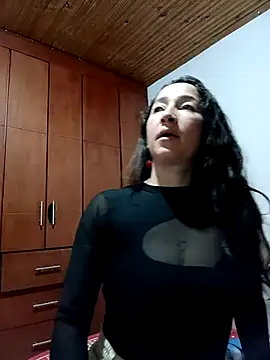 emilypoppy3 online show from October 25, 6:46 pm