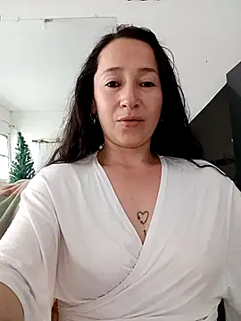 emilypoppy3 online show from December 2, 8:59 pm