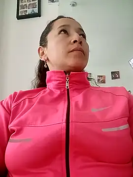 emilypoppy3 online show from April 29, 9:54 pm
