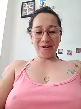 emilypoppy3 online show from May 1, 3:38 pm