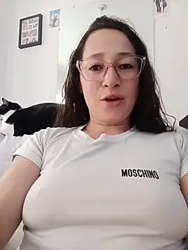 emilypoppy3 online show from May 21, 8:27 pm