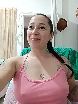 emilypoppy3 online show from June 3, 8:47 pm