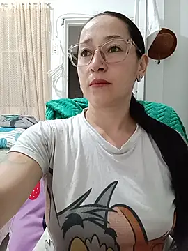 emilypoppy3 online show from June 9, 9:04 pm