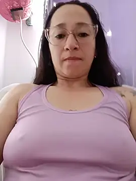 emilypoppy3 online show from June 18, 7:18 pm