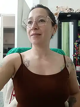 emilypoppy3 online show from June 25, 6:12 pm