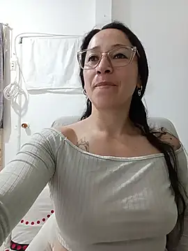 emilypoppy3 online show from July 12, 12:18 pm