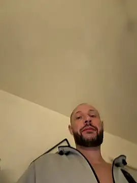 Guitccch online show from March 8, 7:50 pm