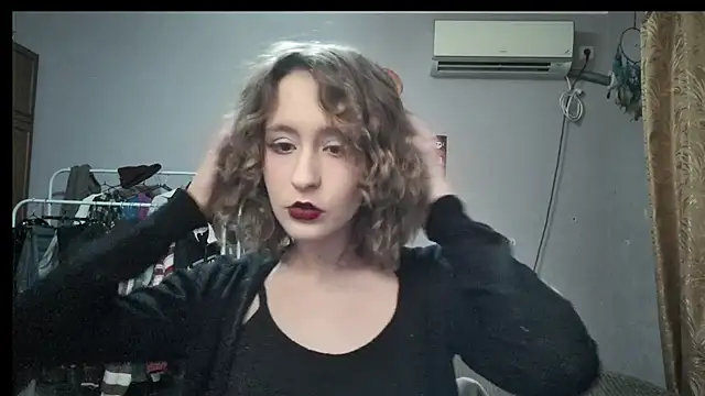 JoannaTompson online show from December 13, 6:49 pm