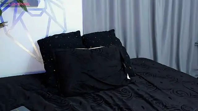 Snapshot of Aron-santoro chatting on December 20, 3:58 am Aron-santoro online show from December 20, 3:58 am