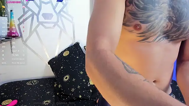 Snapshot of Aron-santoro chatting on February 8, 4:03 am Aron-santoro online show from February 8, 4:03 am