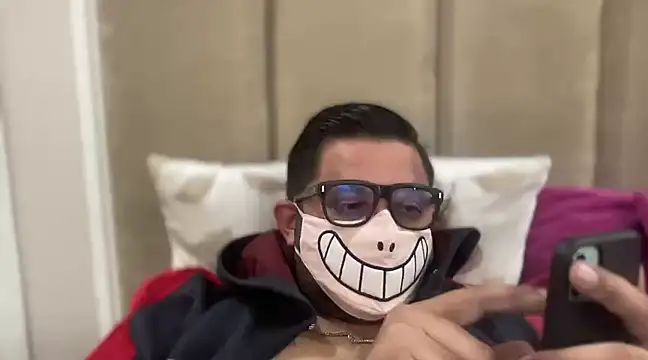 Snapshot of slavekinky001 chatting on January 11, 9:57 pm slavekinky001 online show from January 11, 9:57 pm