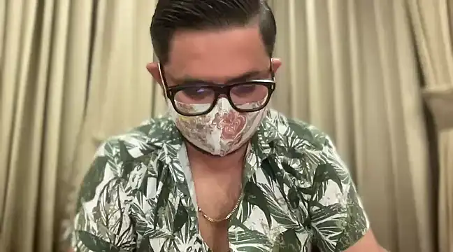 Snapshot of slavekinky001 chatting on March 18, 7:53 pm slavekinky001 online show from March 18, 7:53 pm