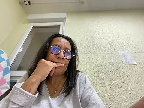 sweeviolet online show from December 14, 7:25 pm