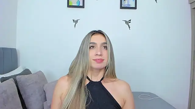 Snapshot of im_sarah34 chatting on November 12, 6:14 am im sarah34 online show from November 12, 6:14 am