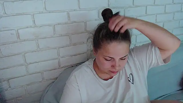 Crazyy girl  online show from October 26, 6:25 pm