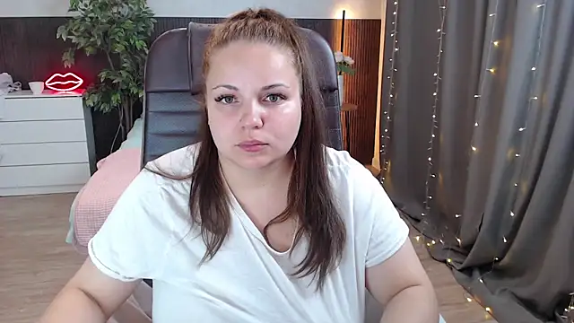 Snapshot of Crazyy_girl_ chatting on June 21, 4:37 am Crazyy girl online show from June 21, 4:37 am
