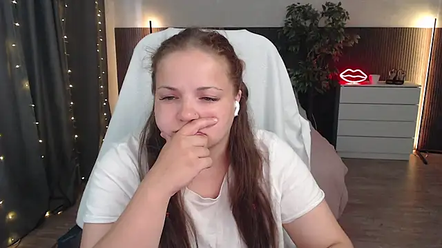 Snapshot of Crazyy_girl_ chatting on July 7, 6:58 am Crazyy girl online show from July 7, 6:58 am