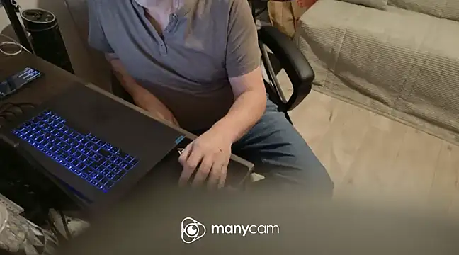 Snapshot of lolacharly@xh chatting on January 24, 5:11 pm lolacharlyxh online show from January 24, 5:11 pm