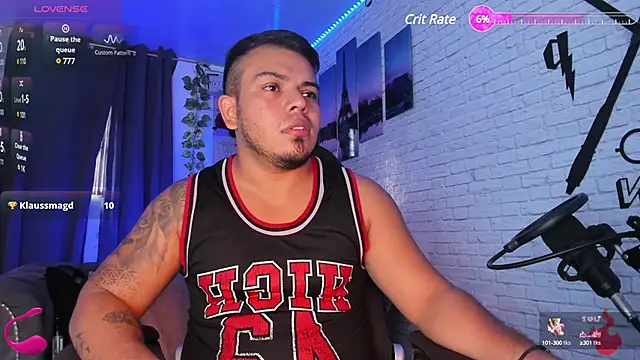 Snapshot of Naughty_Charly chatting on February 6, 3:20 pm Naughty Charly online show from February 6, 3:20 pm