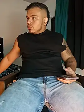 Snapshot of Naughty_Charly chatting on February 9, 11:04 am Naughty Charly online show from February 9, 11:04 am