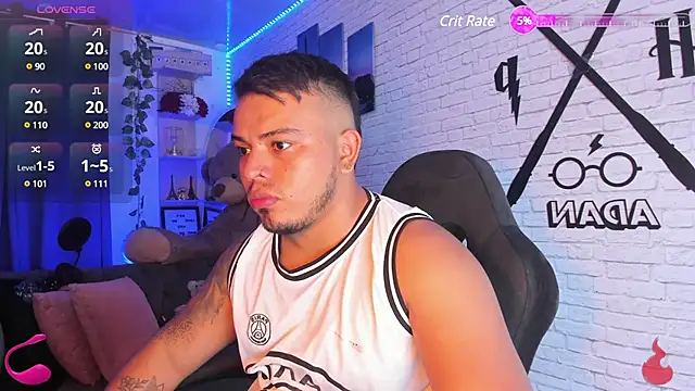 Snapshot of Naughty_Charly chatting on February 9, 9:17 pm Naughty Charly online show from February 9, 9:17 pm