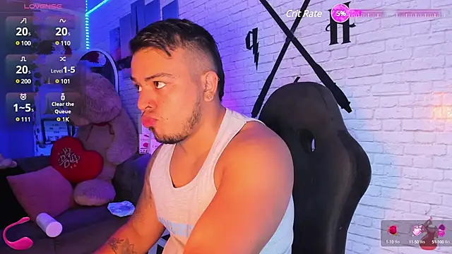 Snapshot of Naughty_Charly chatting on February 12, 12:01 pm Naughty Charly online show from February 12, 12:01 pm