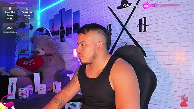 Snapshot of Naughty_Charly chatting on February 20, 6:57 pm Naughty Charly online show from February 20, 6:57 pm