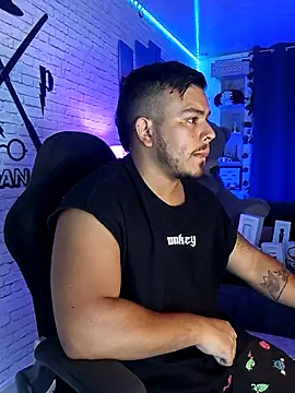 Snapshot of Naughty_Charly chatting on March 21, 5:02 pm Naughty Charly online show from March 21, 5:02 pm