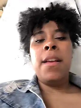 Snapshot of EmmilyBrant chatting on March 15, 9:05 pm EmmilyBrant online show from March 15, 9:05 pm