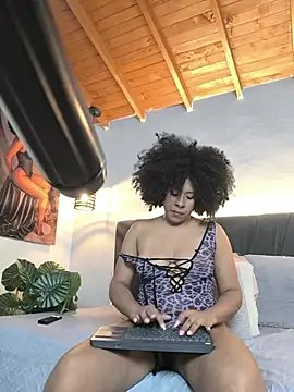 EmmilyBrant online show from July 16, 2:39 am