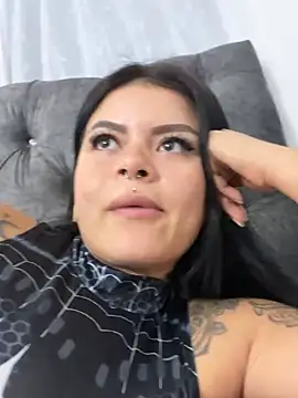 Snapshot of ivanna_rivera chatting on February 3, 8:35 pm ivanna rivera online show from February 3, 8:35 pm